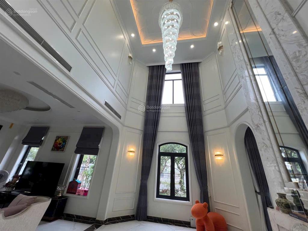 Đơn lập góc siêu phẩm đẹp nhất monaco, 433m2, full nội thất, thang máy, chỉ 60 tỷ, hồ cá koi
