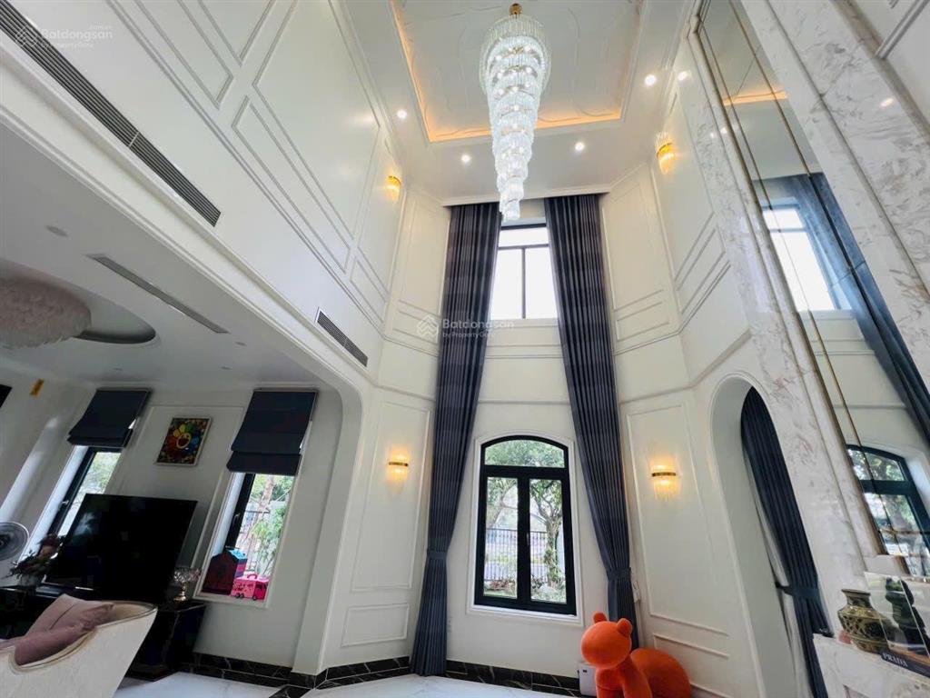 Đơn lập góc siêu phẩm đẹp nhất monaco, 433m2, full nội thất, thang máy, chỉ 60 tỷ, hồ cá koi