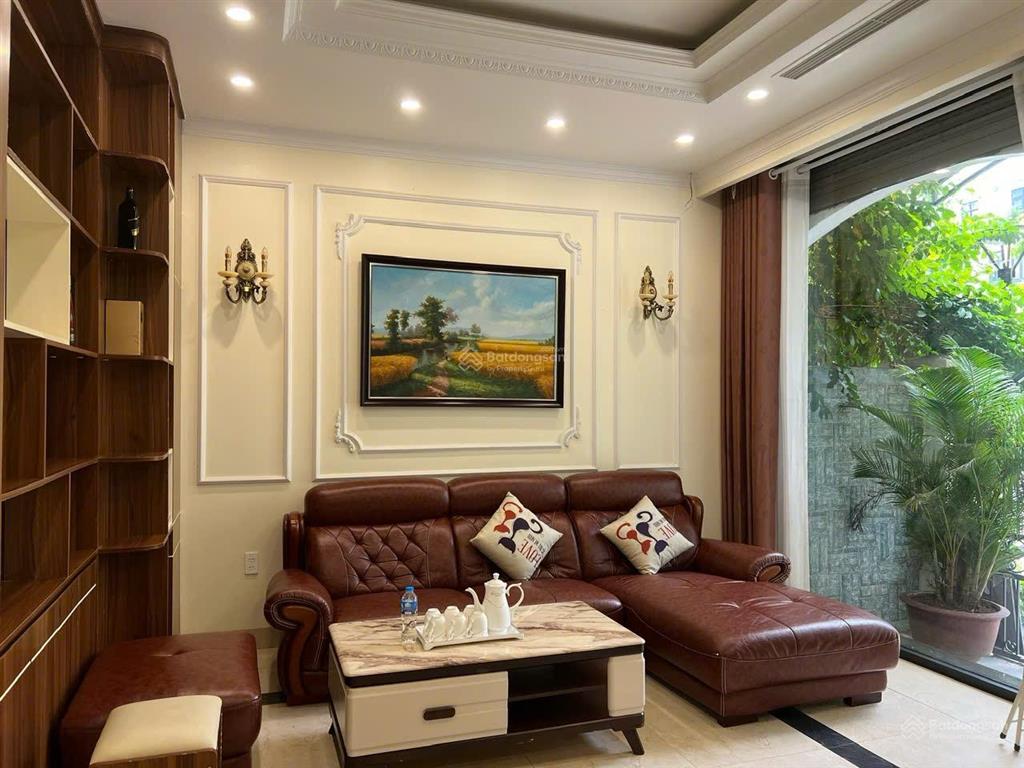 Liền kề xẻ khe sân vườn pari 126m, nội thất cao cấp 19,2 tỷ bán gấp