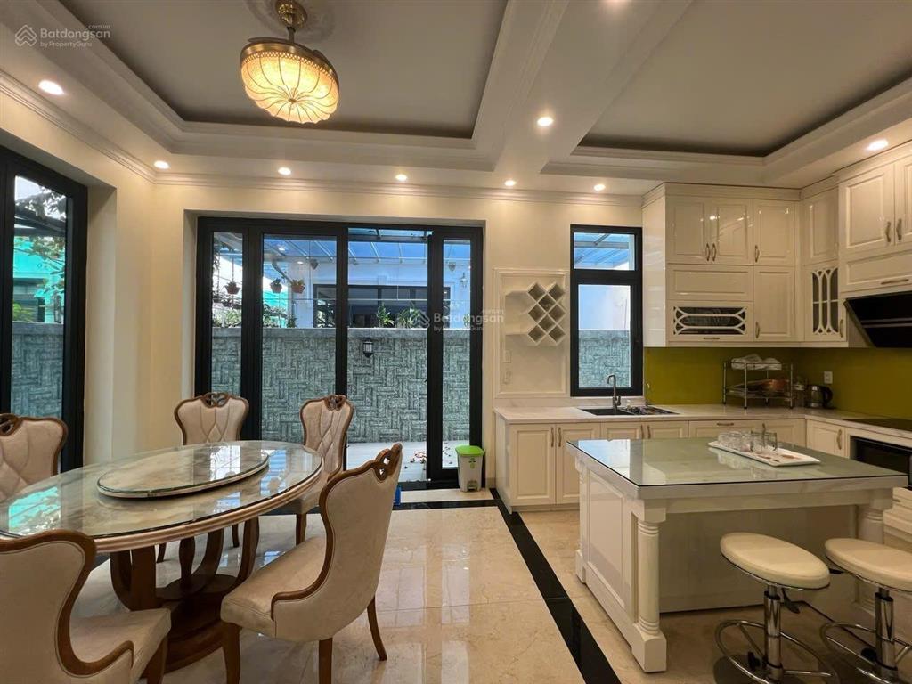 Liền kề xẻ khe sân vườn pari 126m, nội thất cao cấp 19,2 tỷ bán gấp