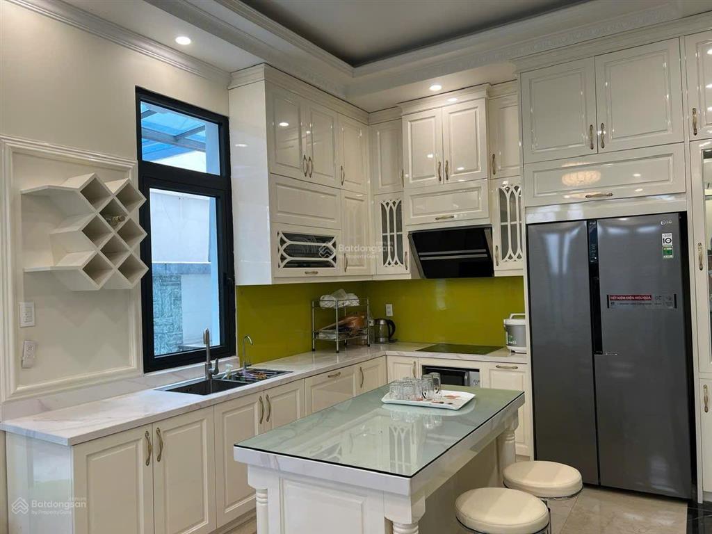 Liền kề xẻ khe sân vườn pari 126m, nội thất cao cấp 19,2 tỷ bán gấp