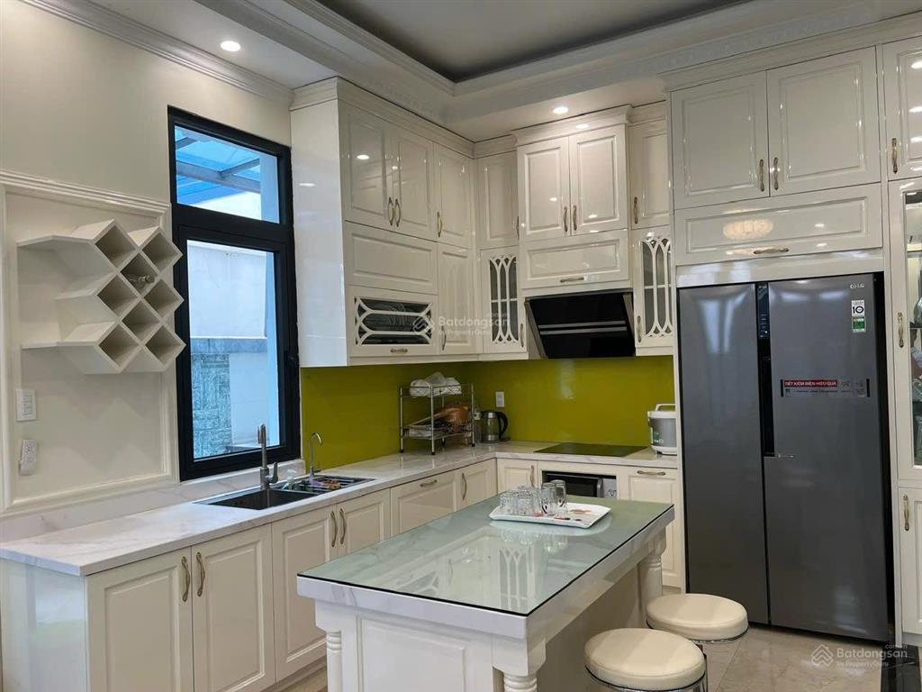 Liền kề xẻ khe sân vườn pari 126m, nội thất cao cấp 19,2 tỷ bán gấp