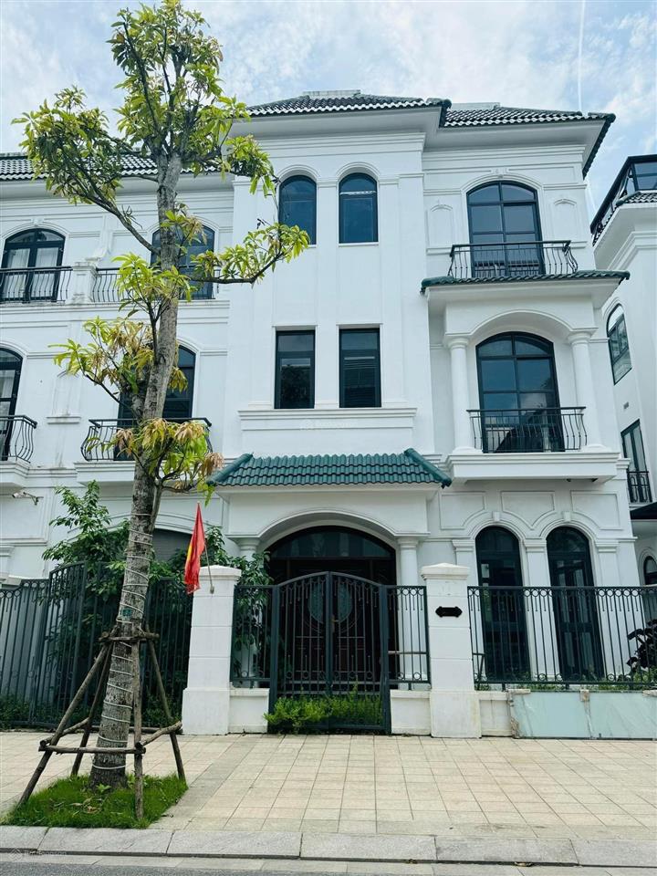 Song lập ven 144m2 đầu dãy, gần hồ, thang máy, full nội thất chỉ 21,5 tỷ