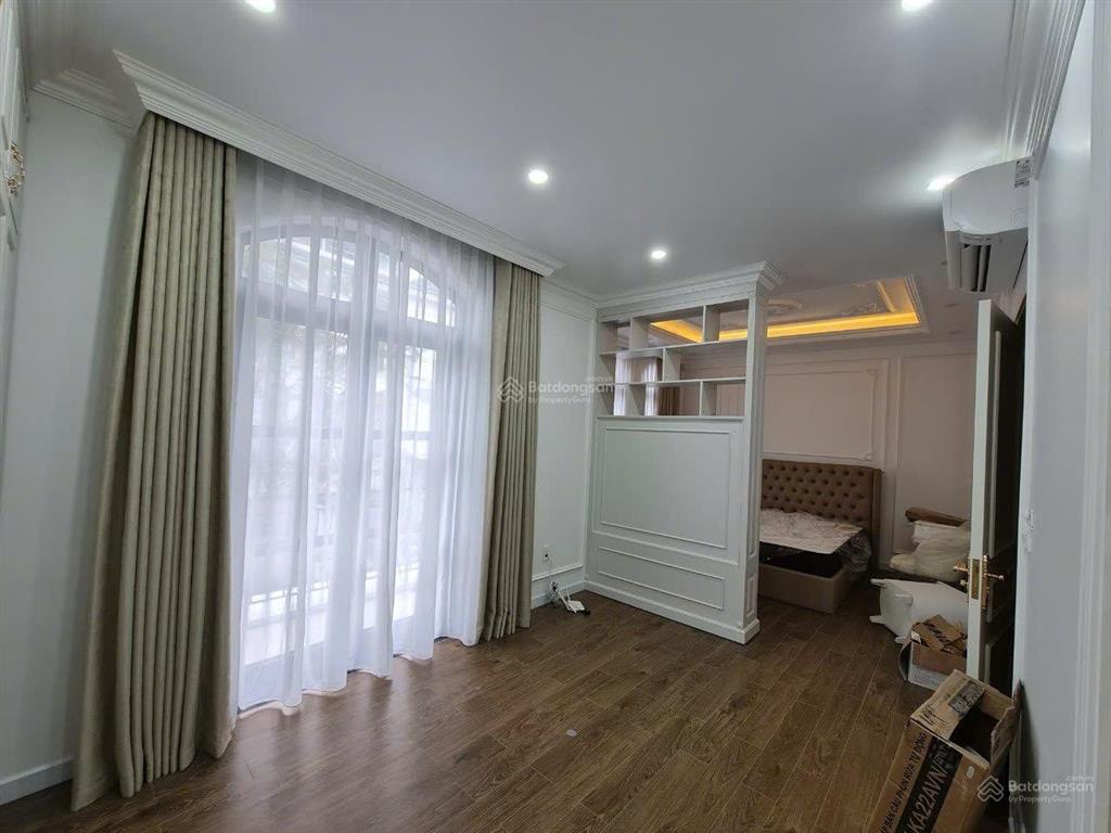 Ven 120m2 xẻ khe nội thất cao cấp nhập khẩu ở ngay chỉ 17,8 tỷ quá đẹp luôn