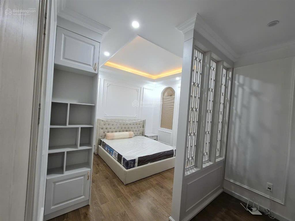 Ven 120m2 xẻ khe nội thất cao cấp nhập khẩu ở ngay chỉ 17,8 tỷ quá đẹp luôn