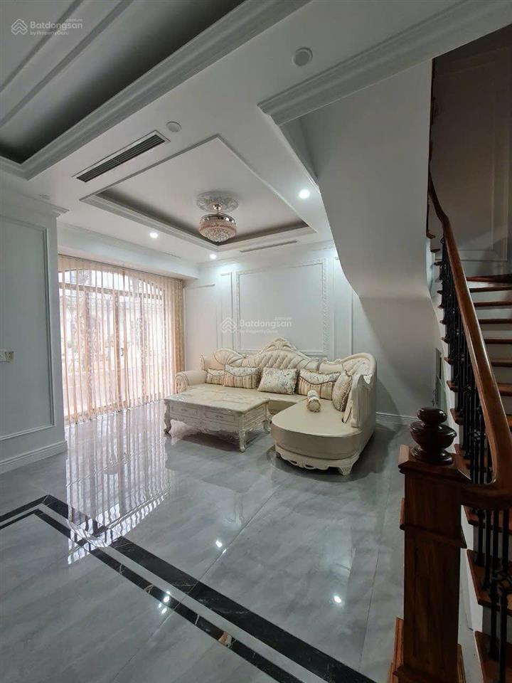 Ven 120m2 xẻ khe nội thất cao cấp nhập khẩu ở ngay chỉ 18,3 tỷ quá đẹp luôn