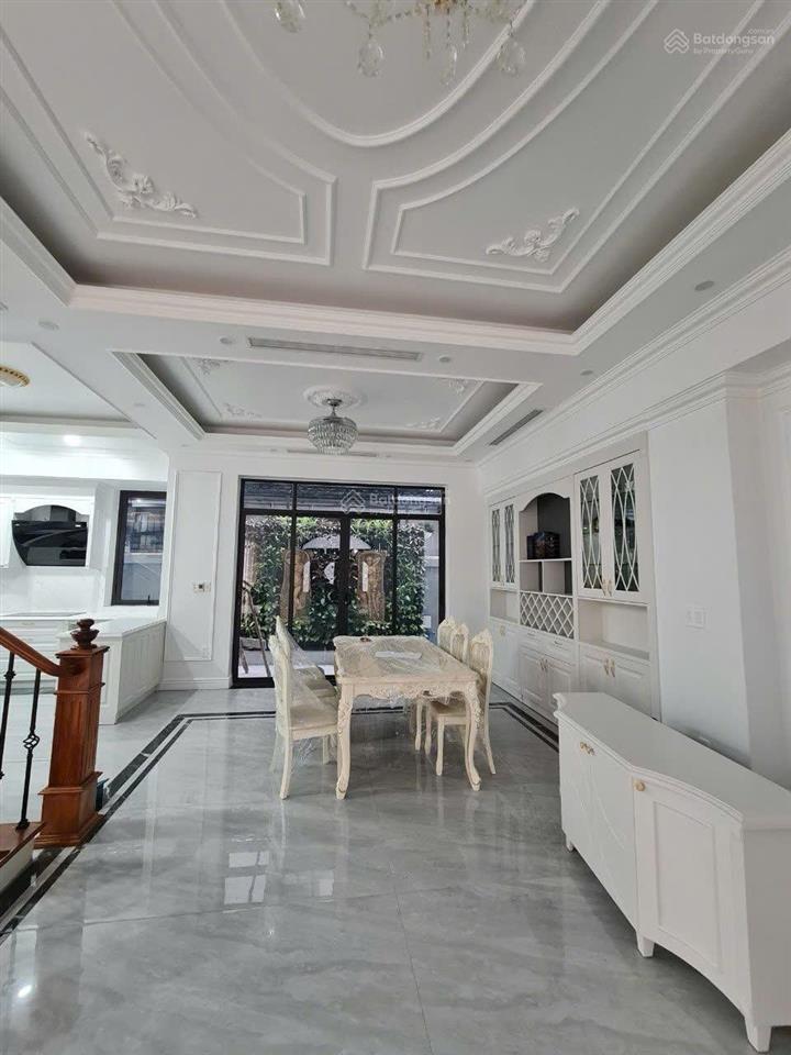 Ven 120m2 xẻ khe nội thất cao cấp nhập khẩu ở ngay chỉ 17,8 tỷ quá đẹp luôn