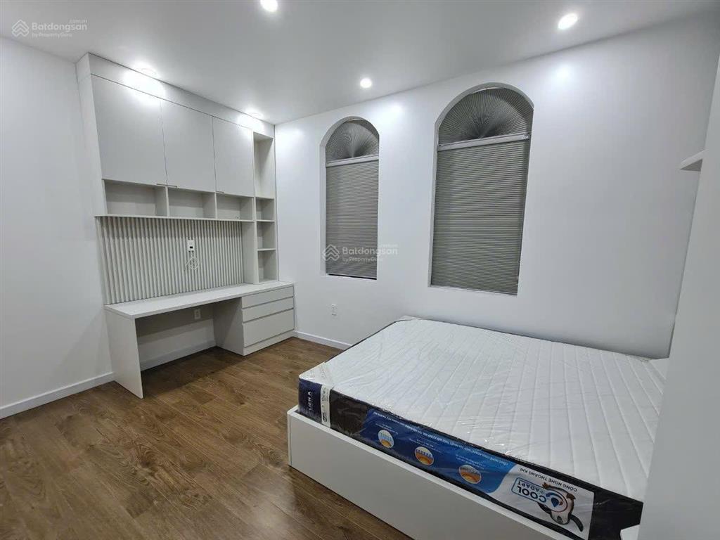 Ven 120m2 xẻ khe nội thất cao cấp nhập khẩu ở ngay chỉ 17,8 tỷ quá đẹp luôn