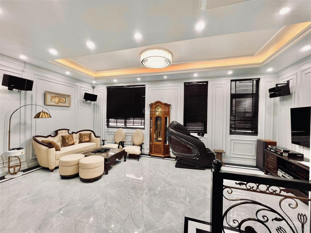 Shop 150m2, hai mặt tiền trước sau, view công viên, hồ bơi, giá cực sốc chỉ 12,8 tỷ