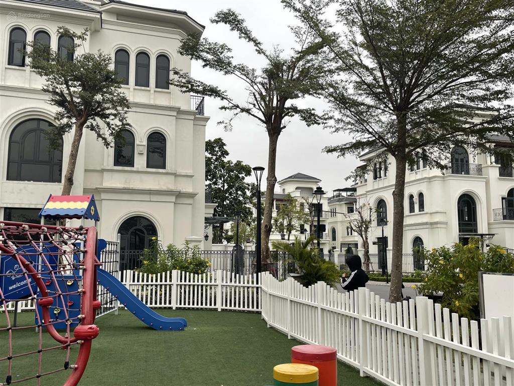 Song lập góc ngọc trai 7 view công viên, hai mặt đường trước sau, 220m2, chỉ 24,5 tỷ