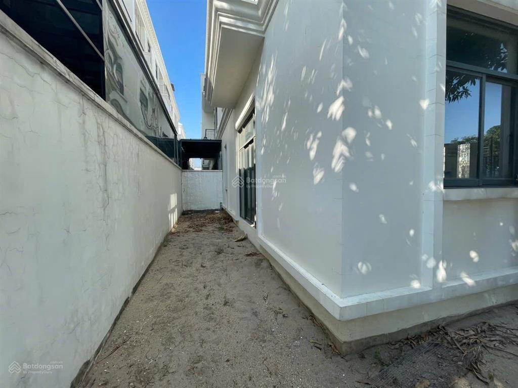 Bán căn góc siêu đẹp vin marina, 235m2, chỉ 16.5 tỷ, ba mặt tiền