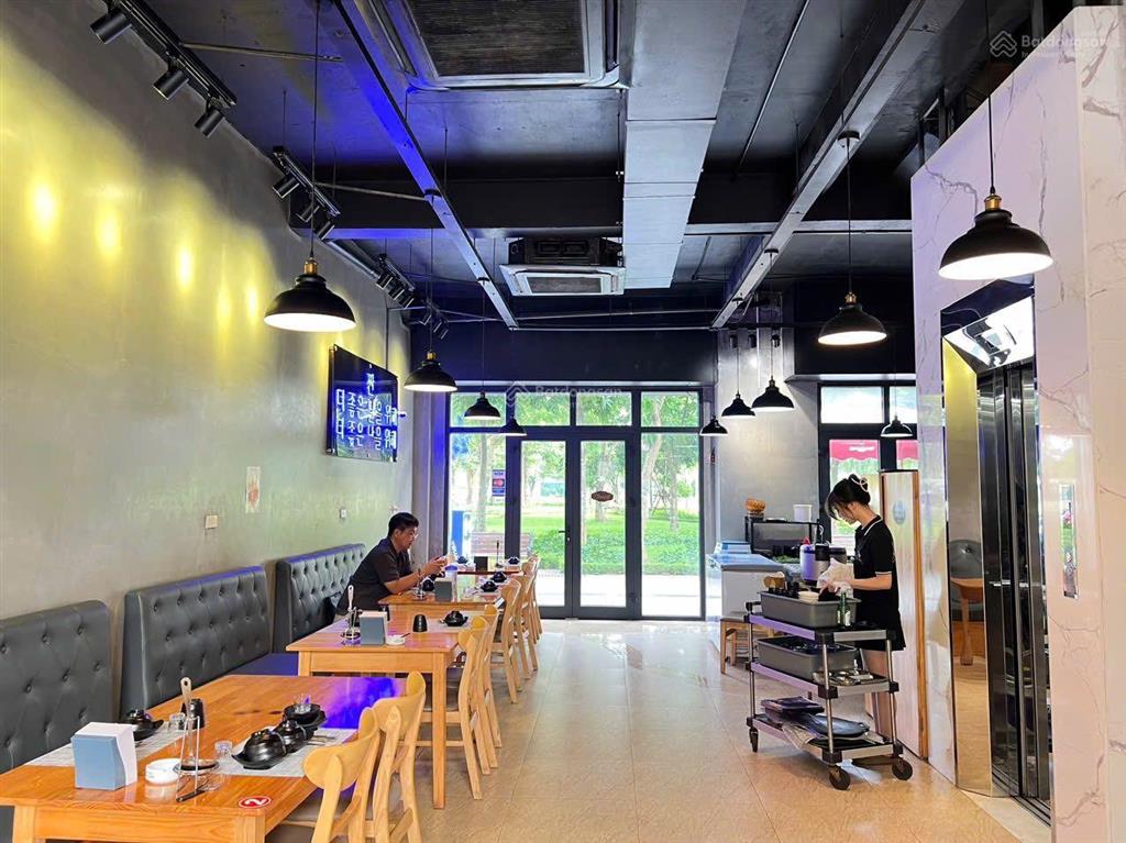 Đơn lập góc pari view công viên 405m², 59,8 tỷ siêu đẹp, thang máy, nội thất cao cấp.