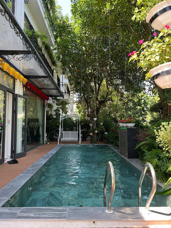Cần bán căn đơn lập vườn tùng ecopark có bể bơi riêng, giá 65 tỷ, hoàn thiện đẹp.  0932 560 ***