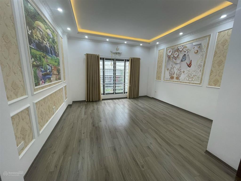 Nhà đẹp, giá rẻ đường pháo đài láng, đống đa 35m* 6 tầng thang máy, ngõ thông giá 9.5 tỷ