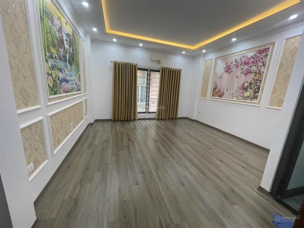 Nhà đẹp, giá rẻ đường pháo đài láng, đống đa 35m* 6 tầng thang máy, ngõ thông giá 9.5 tỷ
