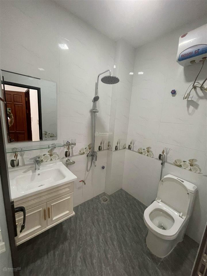Nhà đẹp, giá rẻ đường pháo đài láng, đống đa 35m* 6 tầng thang máy, ngõ thông giá 9.5 tỷ