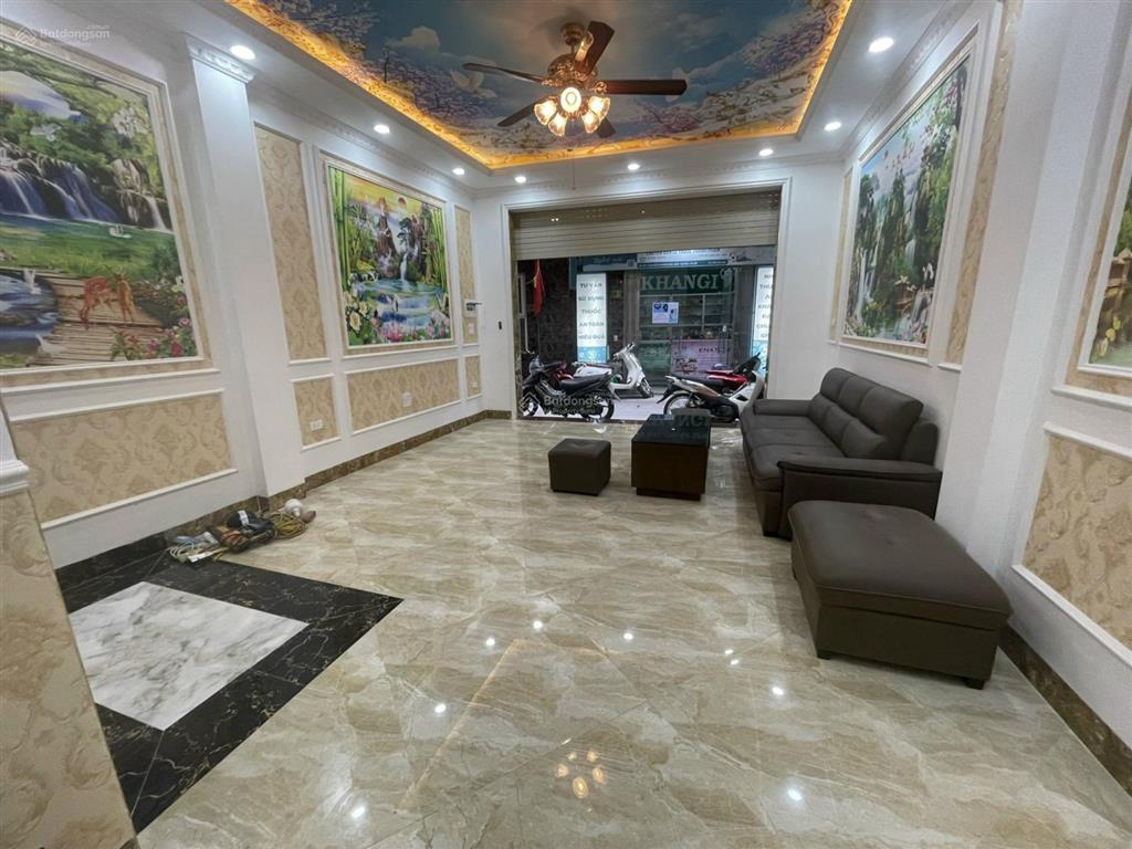 Nhà đẹp, giá rẻ đường pháo đài láng, đống đa 35m* 6 tầng thang máy, ngõ thông giá 9.5 tỷ