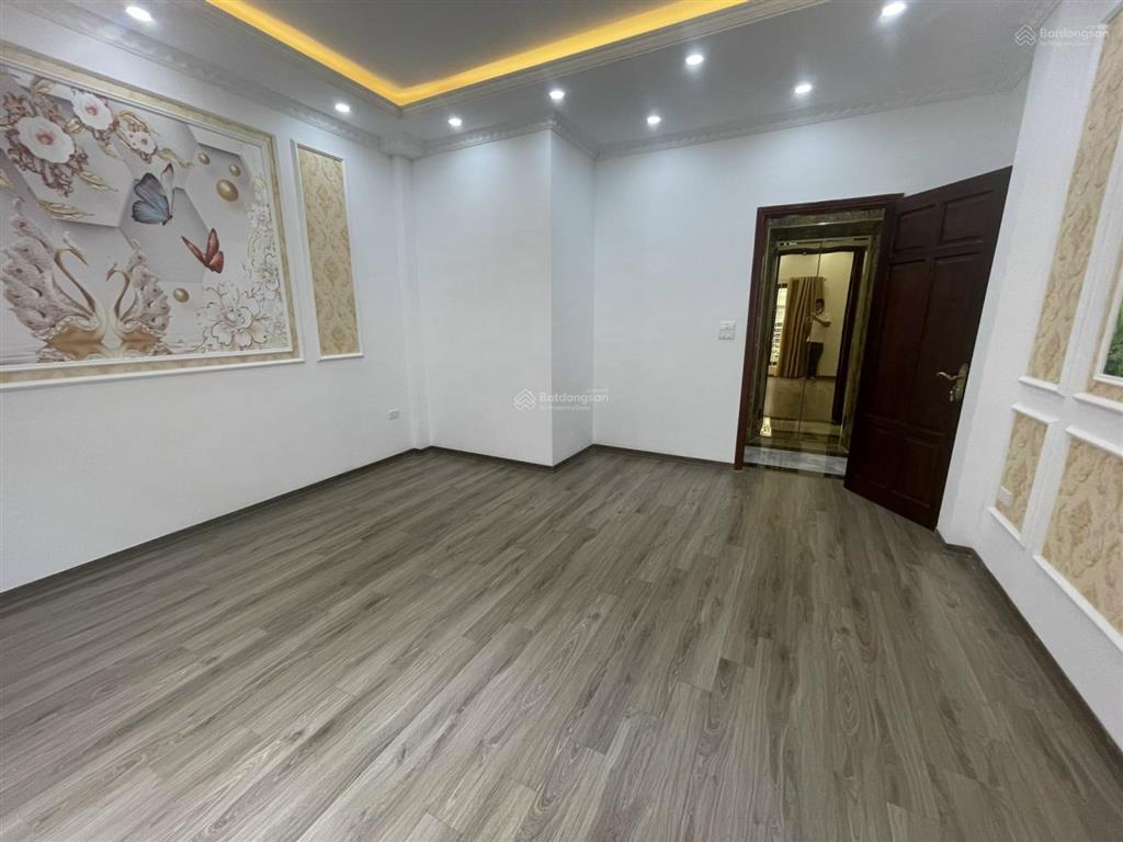 Nhà đẹp, giá rẻ đường pháo đài láng, đống đa 35m* 6 tầng thang máy, ngõ thông giá 9.5 tỷ