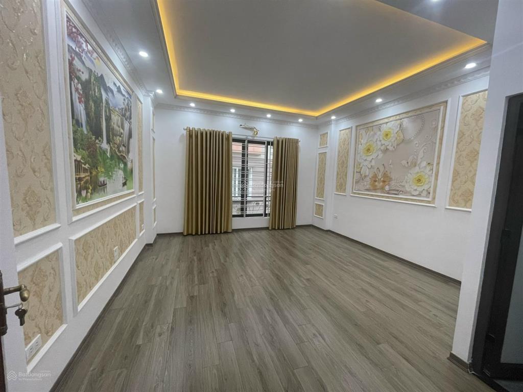 Nhà đẹp, giá rẻ đường pháo đài láng, đống đa 35m* 6 tầng thang máy, ngõ thông giá 9.5 tỷ