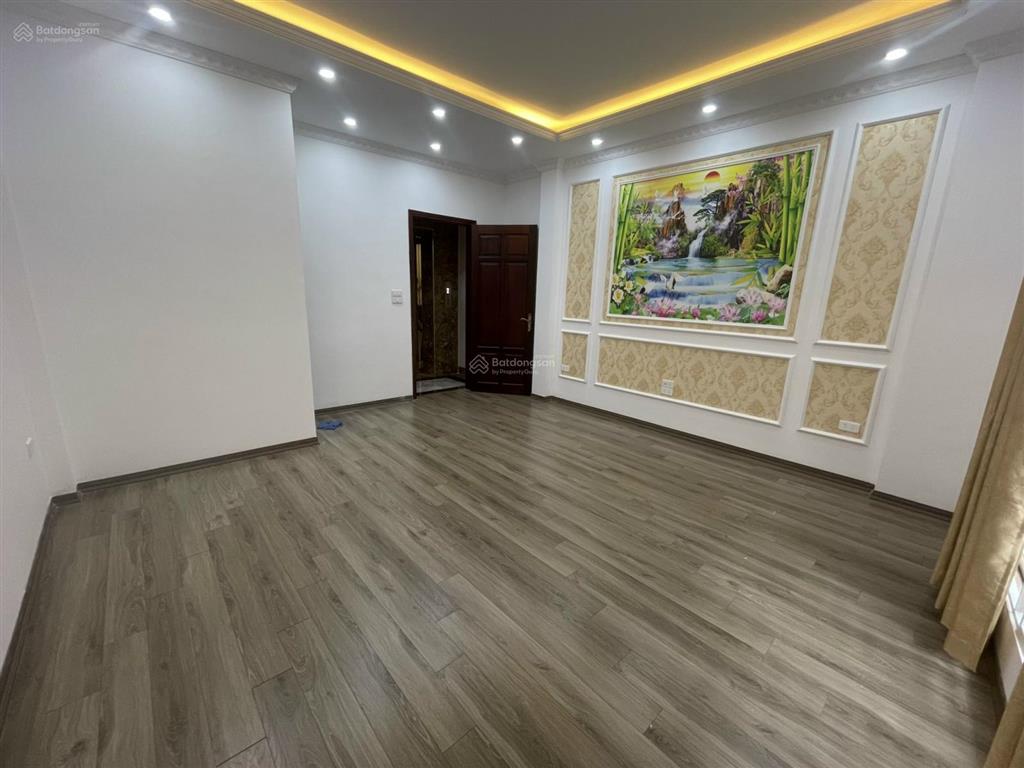 Nhà đẹp, giá rẻ đường pháo đài láng, đống đa 35m* 6 tầng thang máy, ngõ thông giá 9.5 tỷ