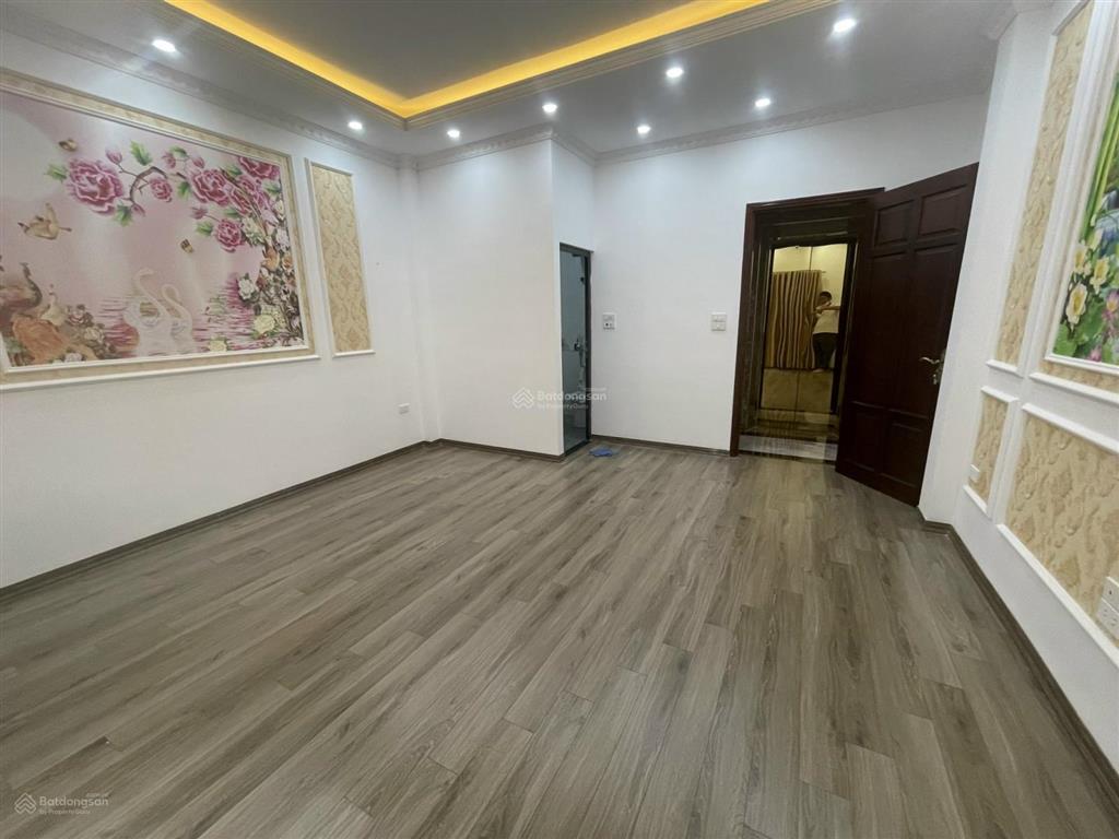Nhà đẹp, giá rẻ đường pháo đài láng, đống đa 35m* 6 tầng thang máy, ngõ thông giá 9.5 tỷ