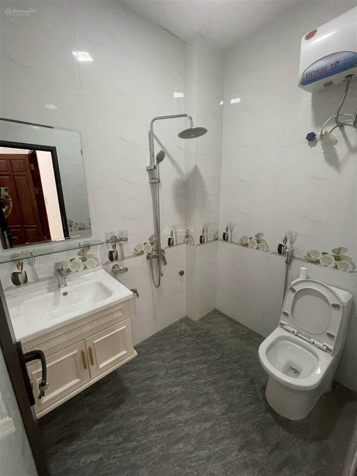 Nhà đẹp, giá rẻ đường pháo đài láng, đống đa 35m* 6 tầng thang máy, ngõ thông giá 9.5 tỷ