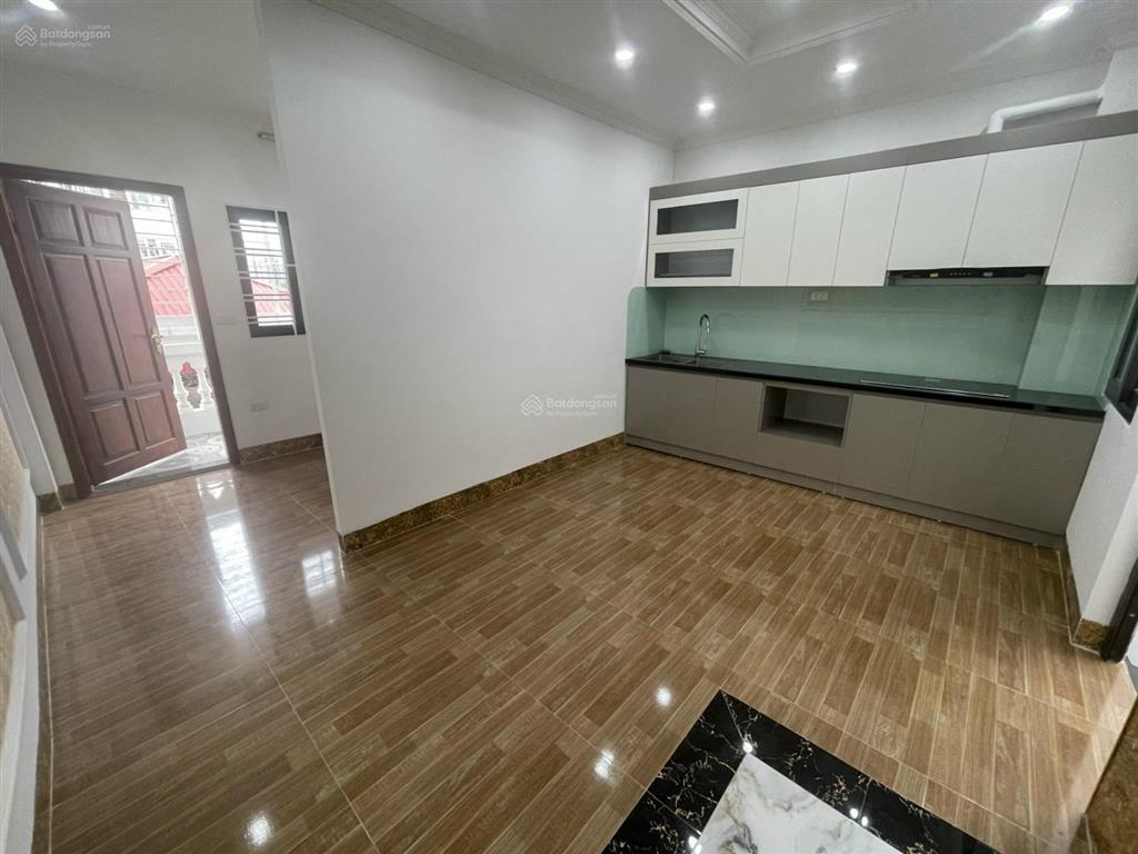 Nhà đẹp, giá rẻ đường pháo đài láng, đống đa 35m* 6 tầng thang máy, ngõ thông giá 9.5 tỷ