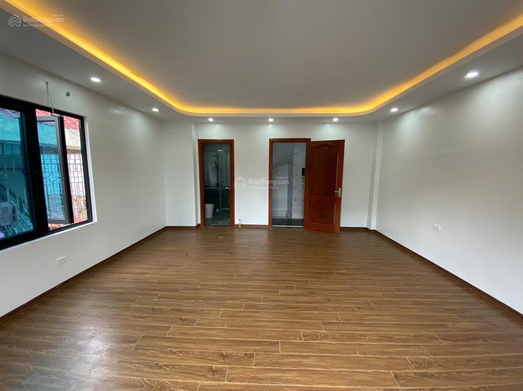 Bán nhà ngõ phố hoàng hoa thám, ba đình 38m2 xây 6 tầng thang máy, ô tô 7 chỗ đỗ cửa giá 10.5 tỷ