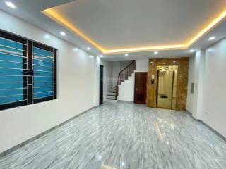 Bán nhà ngõ phố hoàng hoa thám, ba đình 38m2 xây 6 tầng thang máy, ô tô 7 chỗ đỗ cửa giá 10.5 tỷ