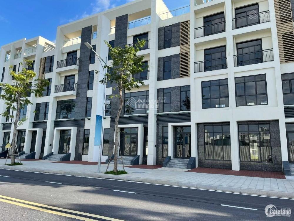 Cho thuê shophouse kđt tây hồ tây starlake 120m2 đến 190m2, 5 tầng hoàn thiện, từ 50tr/tháng.