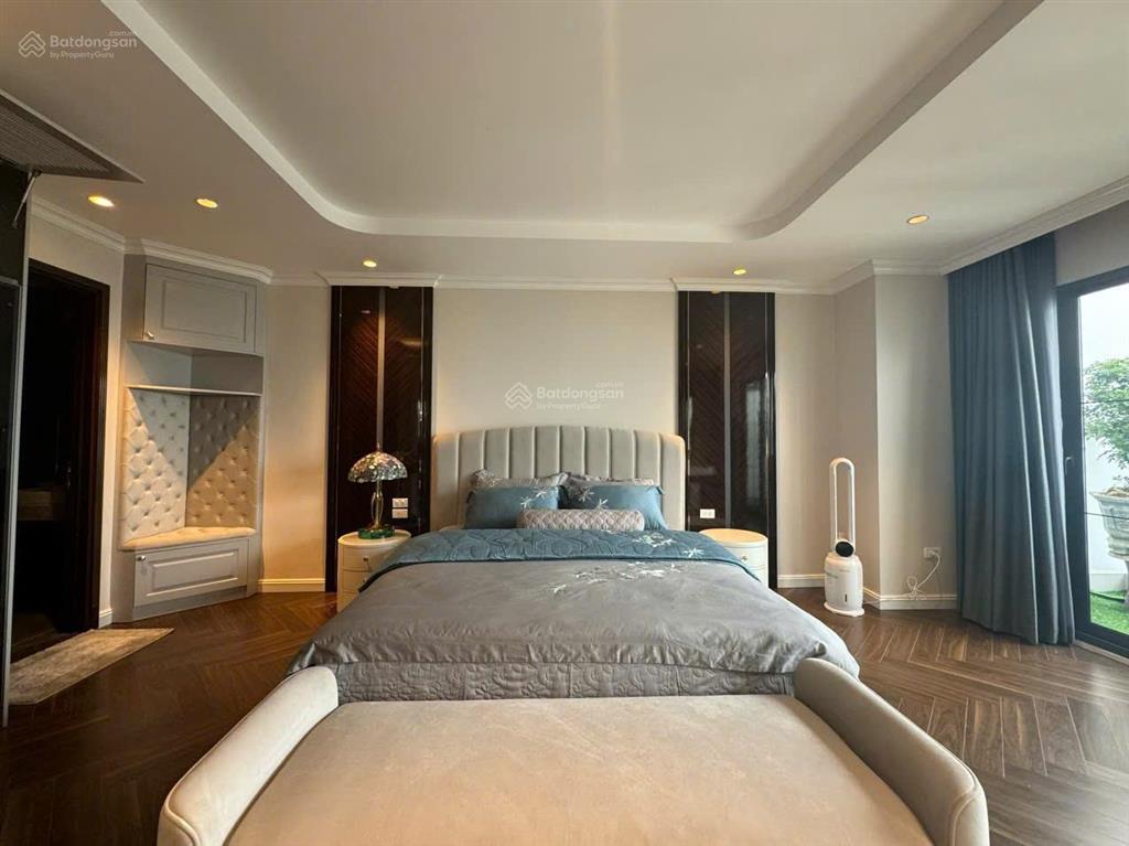 Chuyển nhượng penthouse thông tầng trung tâm cầu giấy 191m2, 315m2 full nội thất. giá từ 73tr/m2