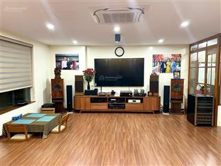 Em cần bán gấp căn góc 3 ngủ chung cư liễu giai tower giá 9,x tỷ. 0979 343 ***