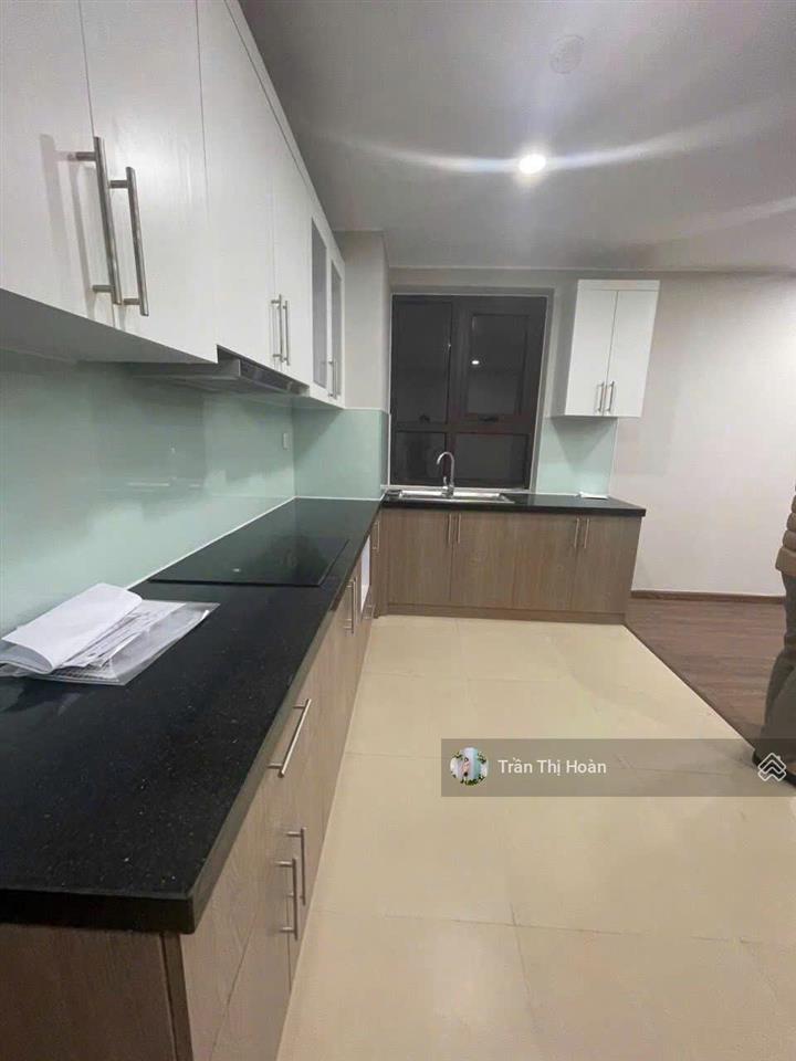 Chủ nhà cần bán gấp căn góc 2 ngủ 84m chung cư udic west lake giá tốt nhất thị trường.0979 343 ***