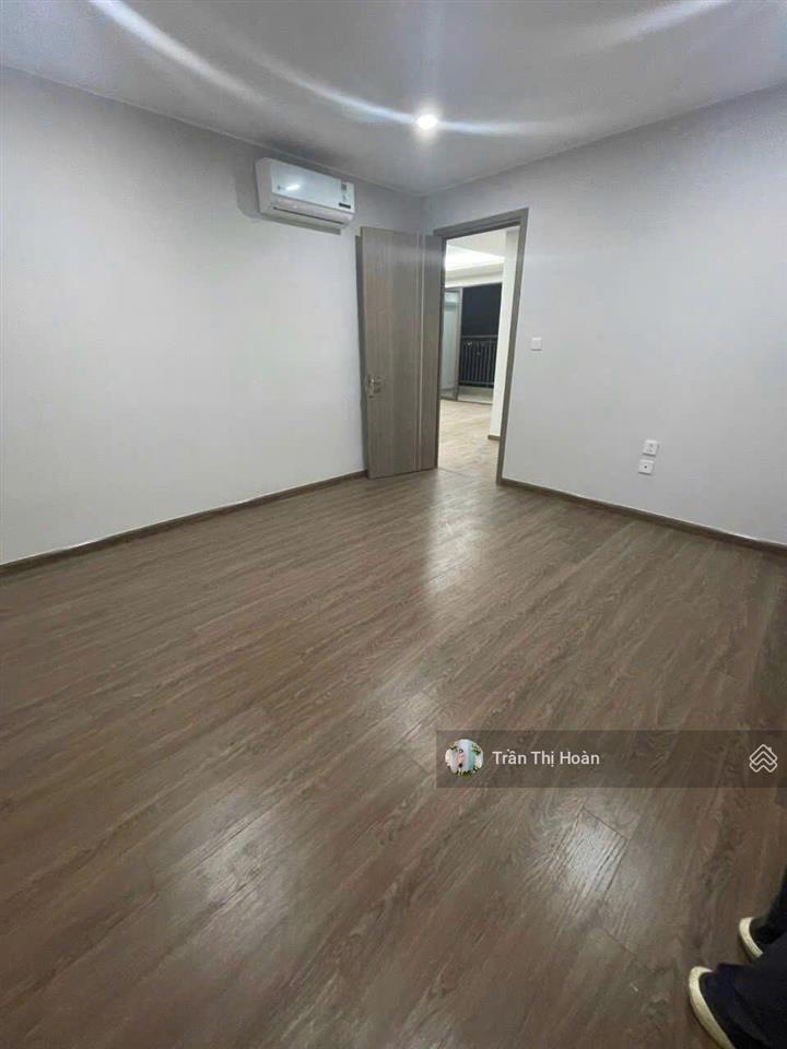 Chủ nhà cần bán gấp căn góc 2 ngủ 84m chung cư udic west lake giá tốt nhất thị trường.0979 343 ***