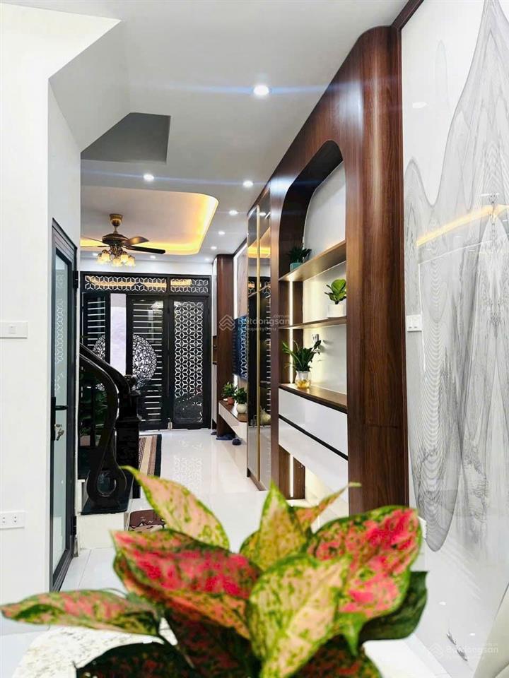 Bán nhà mới hoàn thiện, đẹp từ mọi góc nhìn, 42m2x5 tầng, 2 mặt đường  ôtô vào nhà, tại đức giang