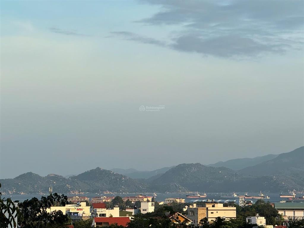 Chính chủ bán lô đất 100m2 đồi mơ, cam lộc, cam ranh, view bao quát cửa vịnh.  0989 334 ***