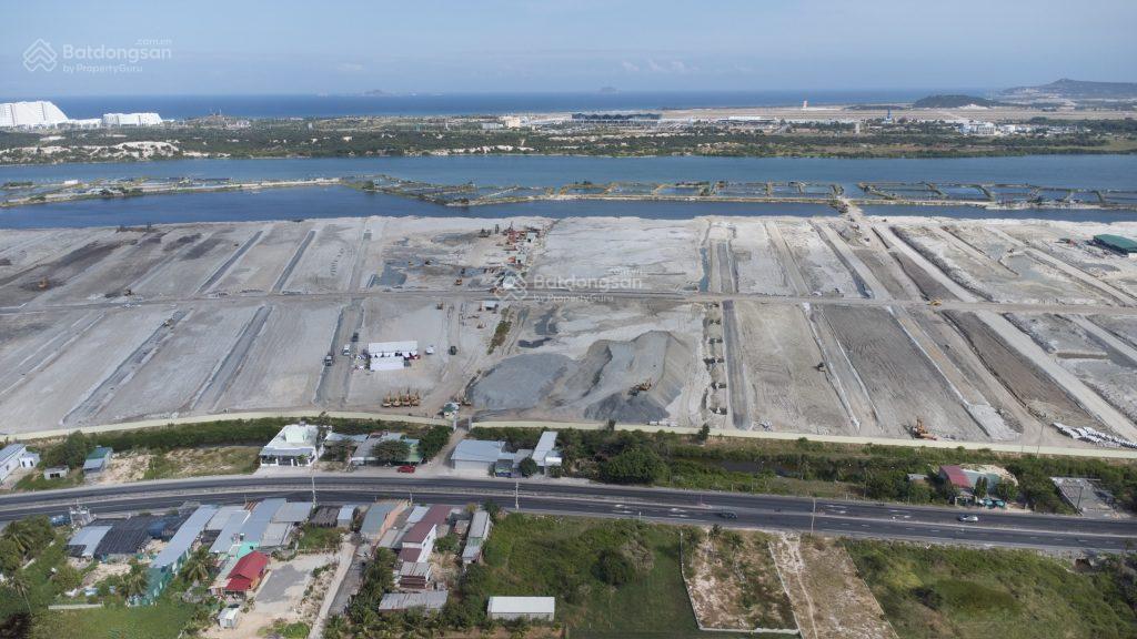 Chính chủ bán nhà 75m2, 2 tầng 1 tum, đối diện sân bay cam ranh, cam nghĩa.  0989 334 ***
