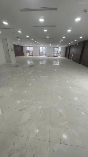 Chính chủ cho thuê văn phòng tại hoà mã 220m2 giá rẻ