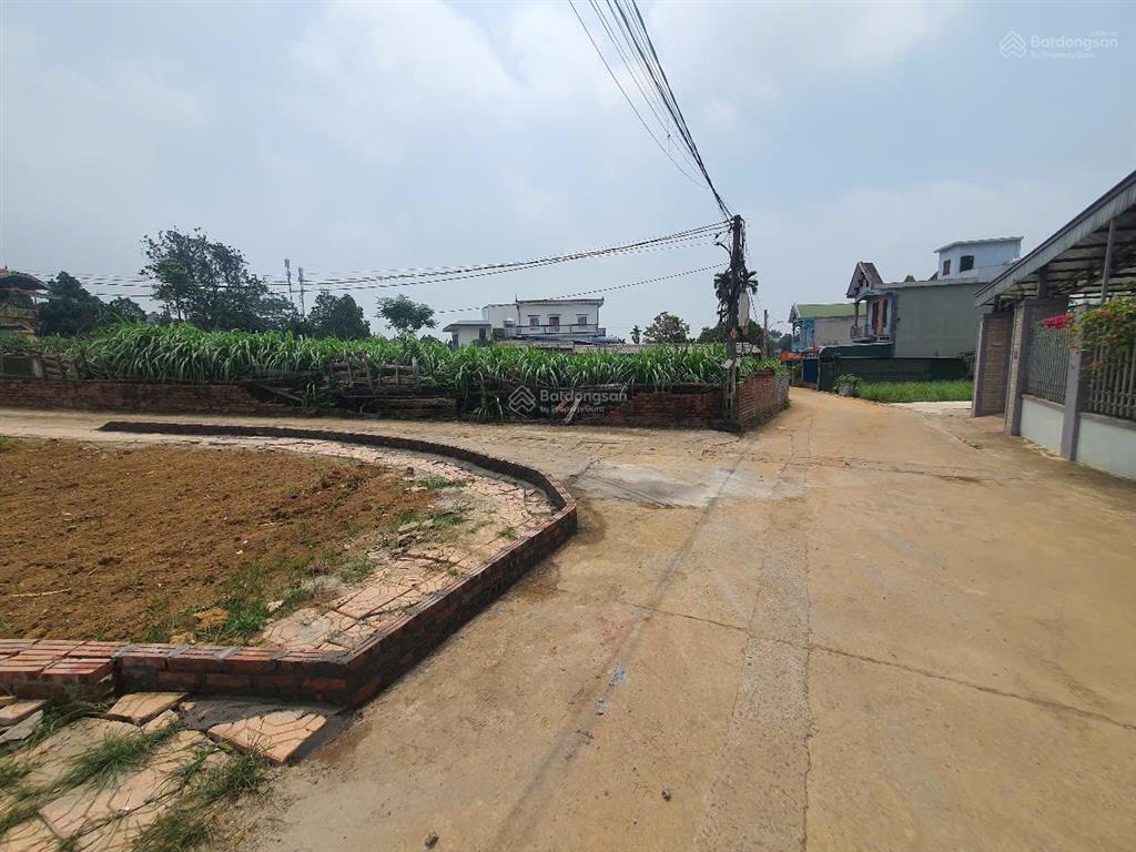 Cần bán gấp  lô góc 106m² full thổ cư  trung tâm thôn 3 phú cát  đường ô tô tránh  giá cực tốt