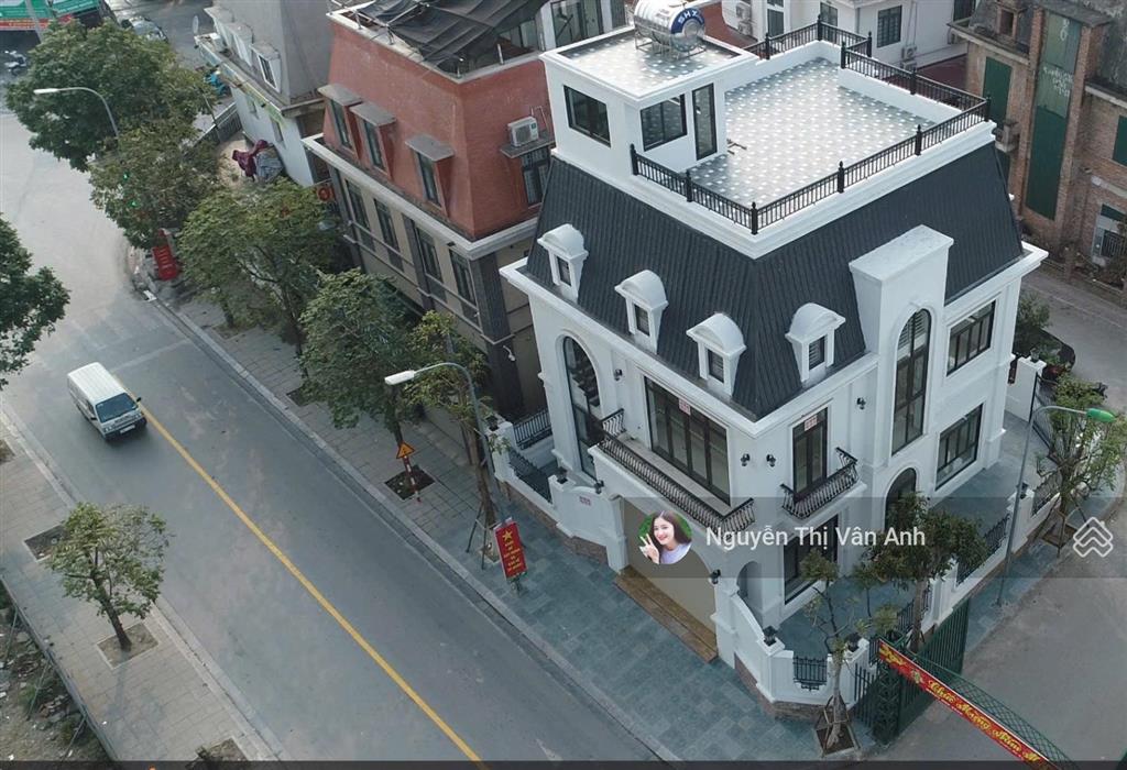 Chính chủ bán biệt thự mễ trì hạ lô góc 240m2 x 4 tầng nhìn ra vườn hoa 0987 689 ***