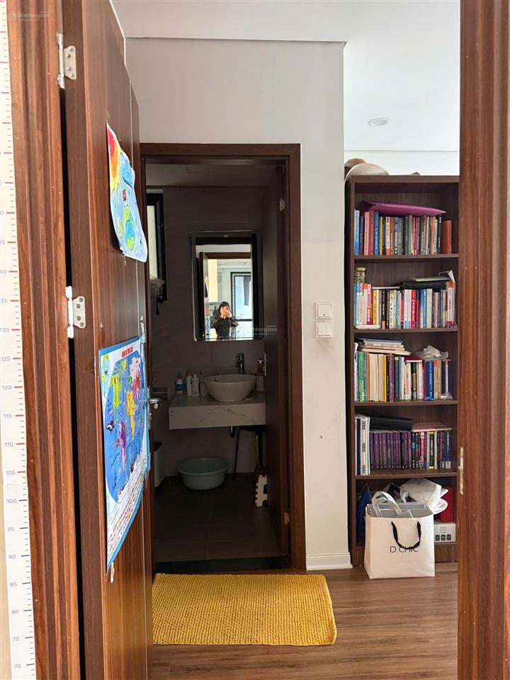 Bán căn chung cư bình minh garden tầng đẹp.
dt 95m2, 3pn giá tốt, bao sang tên