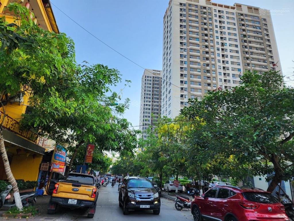 Cần bán gấp ngôi nhà cấp 4 sổ đỏ mặt đường quốc lộ 32 120m2