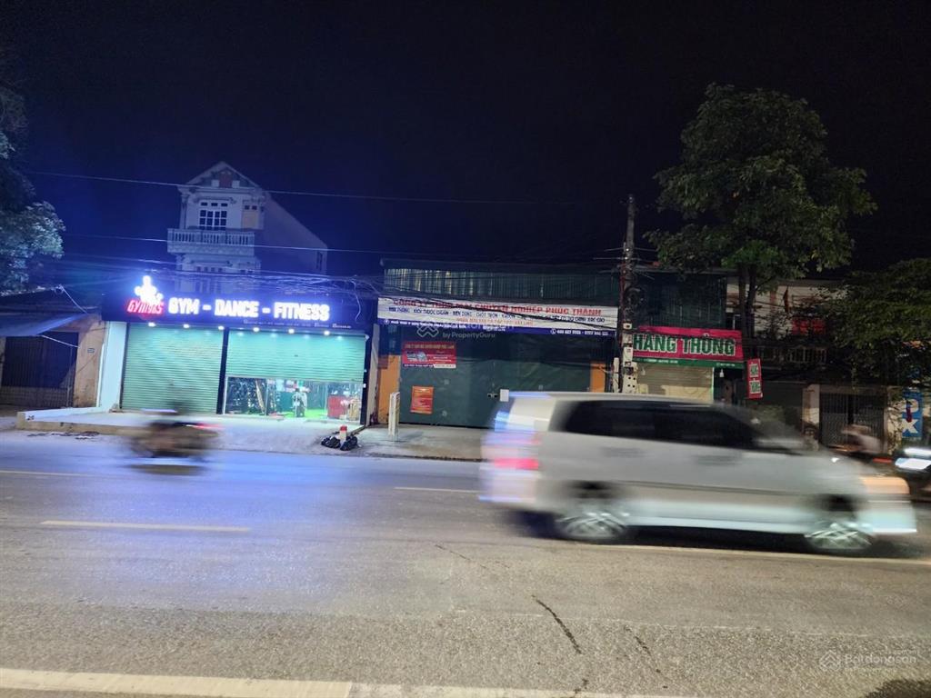 Cần bán gấp ngôi nhà cấp 4 sổ đỏ mặt đường quốc lộ 32 120m2