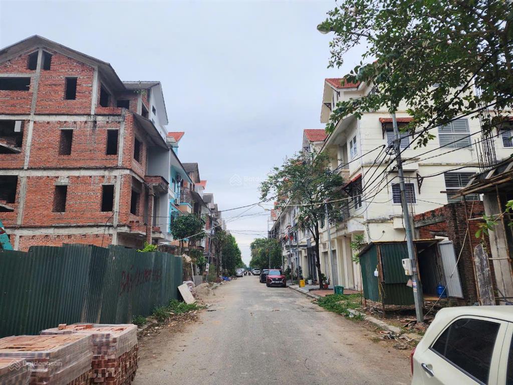 Văn phòng bds ngôi sao bán liền kề cienco 5, diện tích 75m²