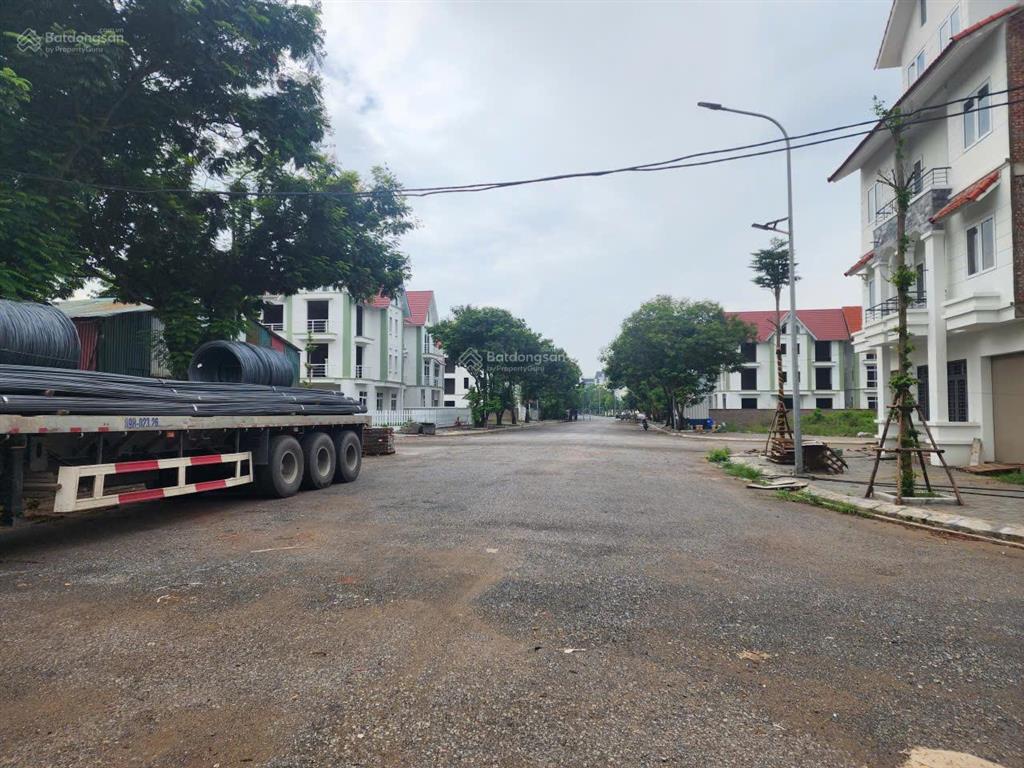 Bán căn shophouse trung tâm thương mại cienco 5 tân lập, hoài đức, mặt đường 24m, kinh doanh vip