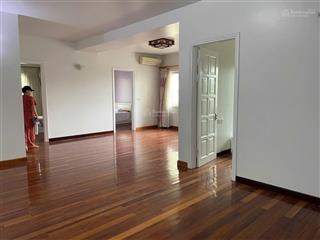Bán căn hộ toà e5  view bể bơi đẹp ciputra tây hồ