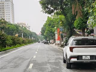 Bán biệt thự 5 tầng diện tích 748m2 mặt tiền 17m  khu phố lạc long quân  tây hồ, hà nội