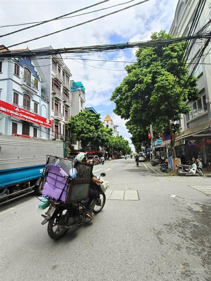 Bán đất diện tích 120m2 mặt tiền 6.5m vị trí hai mặt ngõ  tứ liên, tây hồ  hà nội