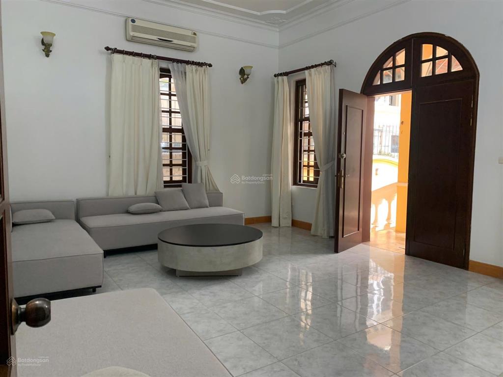 Cho nhà 4 tầng sân vườn diện tích 250m2 mặt tiền 10m khu phố đường tây hồ hà nội  0981 222 ***