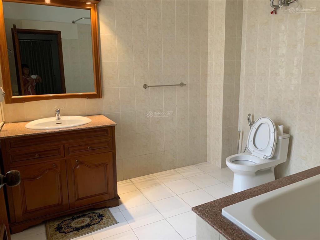 Cho nhà 4 tầng sân vườn diện tích 250m2 mặt tiền 10m khu phố đường tây hồ hà nội  0981 222 ***